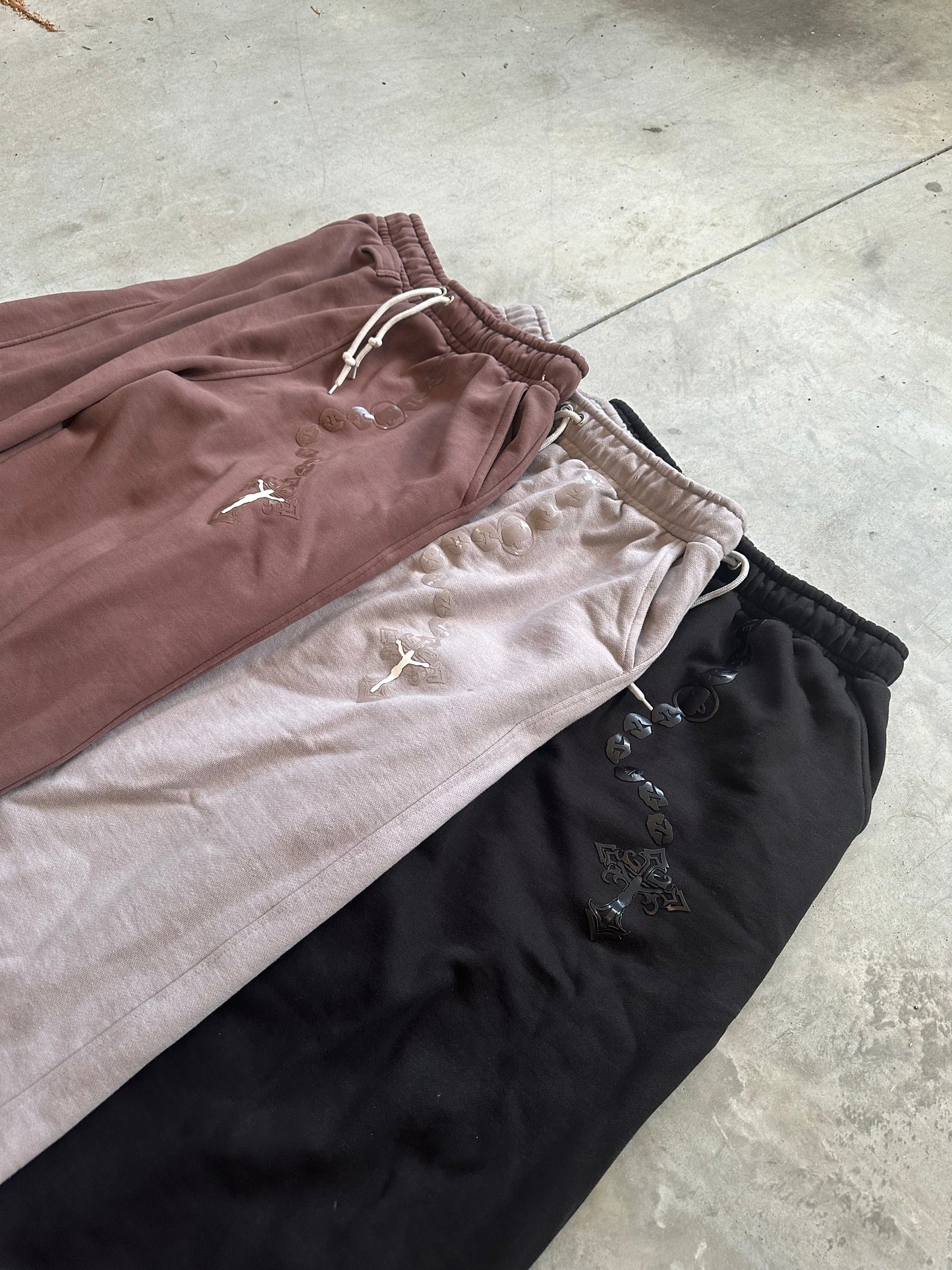 KPA V2 SWEATS - MUD
